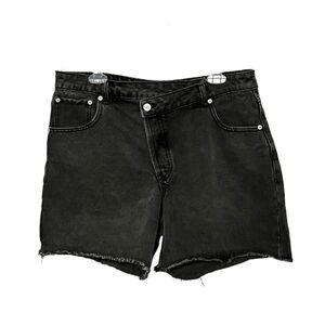 No Boundaries Black Denim Shorts Size 15